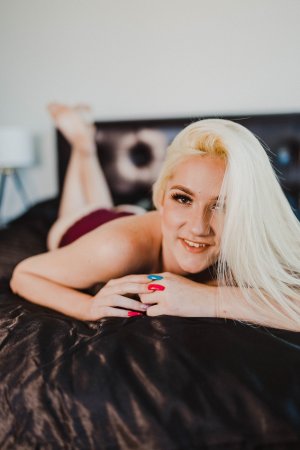 Lucylle erotic massage & call girl